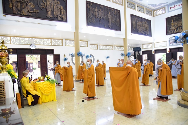 Lễ truyền giới Sa di Phương Trượng